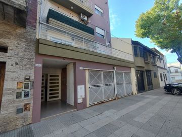 VENTA DEPARTAMENTO 2 AMBIENTES LUMINOSO CON BALCON