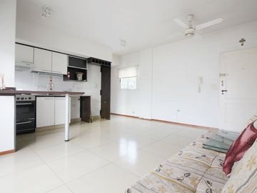 VENTA DEPARTAMENTO 2 AMBIENTES LUMINOSO CON BALCON