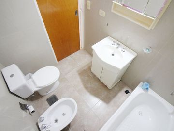 VENTA DEPARTAMENTO 2 AMBIENTES LUMINOSO CON BALCON