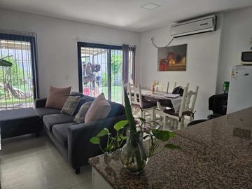 HERMOSO DUPLEX DE 4 AMB. CON COCHERA Y PARQUE