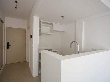 VTA ESTR MONOAMB C/BALCON/ AMENIT EXC UBI S.TELMO
