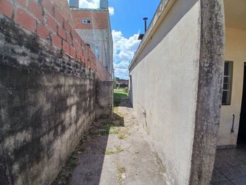 VENTA DE CASA Y QUINCHO A TERMINAR  EN MERLO BS AS
