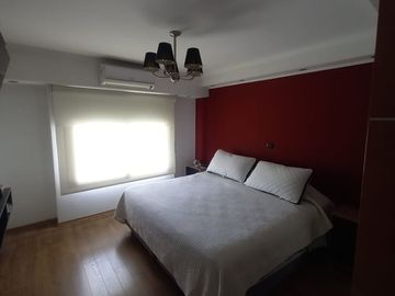 VENTA CHALET  4 AMBIENTES, M. MORENO 700 MORON