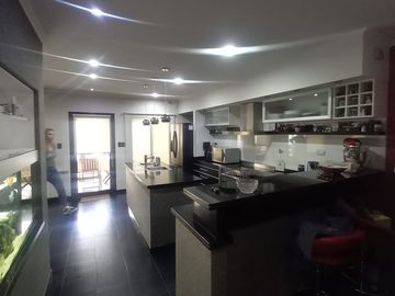 VENTA CHALET  4 AMBIENTES, M. MORENO 700 MORON