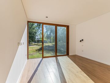 CASA EN VENTA EN UNA SOLA PLANTA 3 DORMIS Y PILETA