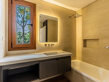 CASA EN VENTA EN UNA SOLA PLANTA 3 DORMIS Y PILETA