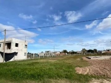 Lote de terreno con servicios en VENTA San Carlos