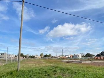 Lote de terreno con servicios en VENTA San Carlos