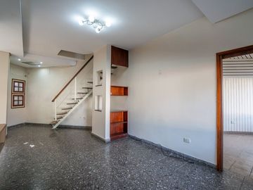 Casa En Venta  La Plata