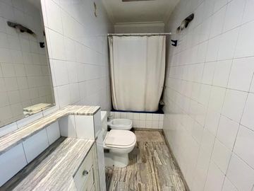 Casa En Venta  La Plata