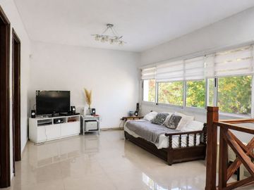 CASA EN VENTA EN BARRACAS DE IRAOLA