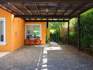 CASA EN VENTA EN BARRACAS DE IRAOLA