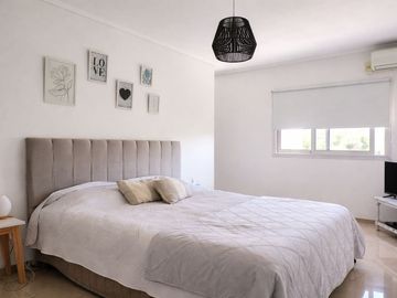 CASA EN VENTA EN BARRACAS DE IRAOLA