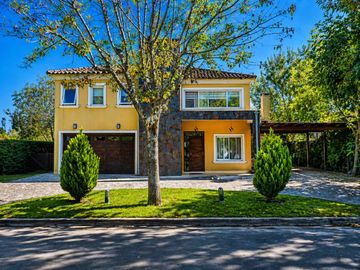 CASA EN VENTA EN BARRACAS DE IRAOLA
