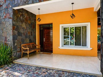 CASA EN VENTA EN BARRACAS DE IRAOLA