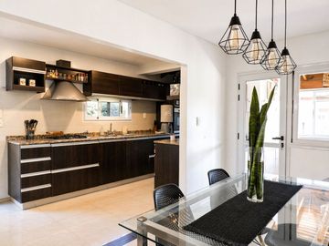 CASA EN VENTA EN BARRACAS DE IRAOLA