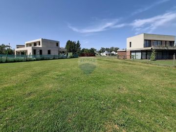 Lote Central, Barrio la Reserva de Hudson