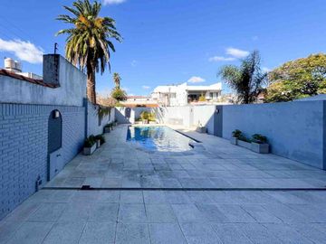 Departamento 3 ambientes en Venta Bernal c/cochera