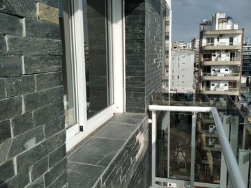 VENTA Semipiso 1 dormitorio  frente Barrio Martin