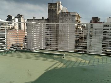 VENTA Semipiso 1 dormitorio  frente Barrio Martin