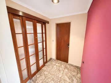 VENTA Casa única 7 amb con cochera y amplio jardín