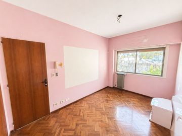 VENTA Casa única 7 amb con cochera y amplio jardín