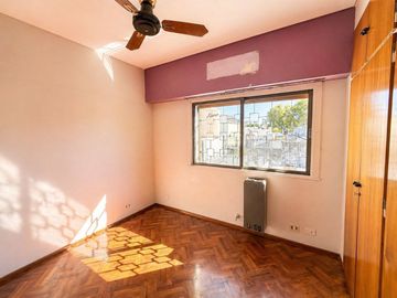 VENTA Casa única 7 amb con cochera y amplio jardín
