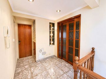 VENTA Casa única 7 amb con cochera y amplio jardín