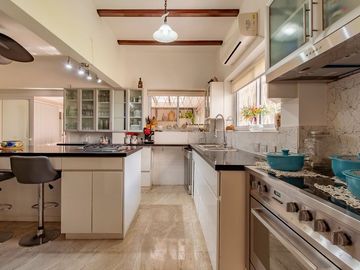 Casa en Venta 5 Amb. Ballester + cochera + pileta