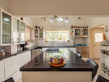 Casa en Venta 5 Amb. Ballester + cochera + pileta