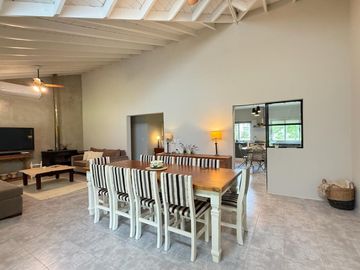 Casa 5 ambientes en Fincas de San Vicente chacras