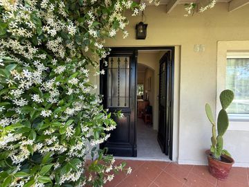 Casa 5 ambientes en Fincas de San Vicente chacras