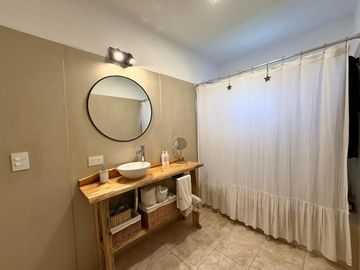 Casa 5 ambientes en Fincas de San Vicente chacras