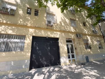 VENTA DEP 2 AMB VELEZ SARFIELD  LUMIN. P/ ESCALERA