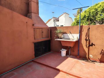 PH 3 amb. Coch. Patio. Terraza. Luz. Sin expensas