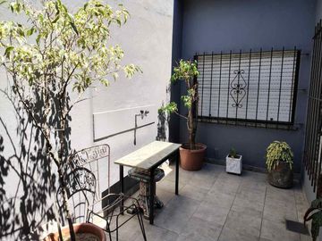 PH 3 amb. Coch. Patio. Terraza. Luz. Sin expensas