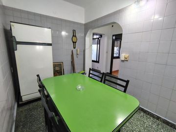 PH 3 amb. Coch. Patio. Terraza. Luz. Sin expensas