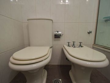 VENTA DEPARTAMENTO 2 AMB. FRENTE BALCON RECICLADO
