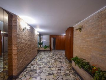 VENTA DEPARTAMENTO 2 AMB. FRENTE BALCON RECICLADO