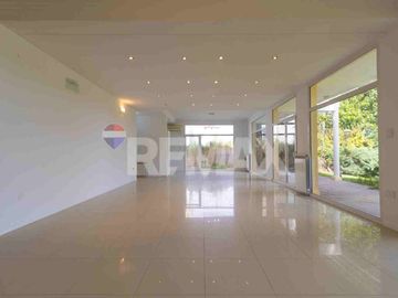 VENTA CASA 4 DORM. B° COMAHUE GOLF CLUB - NEUQUEN