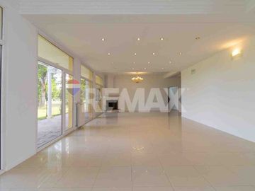 VENTA CASA 4 DORM. B° COMAHUE GOLF CLUB - NEUQUEN