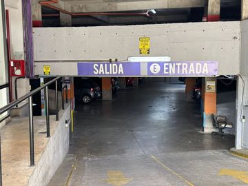 Venta cochera cubierta fija en Almagro