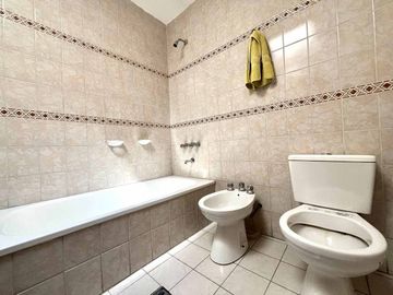 VENTA CASA 5 DORMITORIOS QUEBRADA DE LAS ROSAS