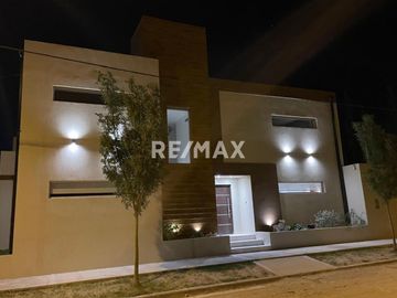 ALQUILER CASA GERENCIAL, EX ZONA PEAJE CENTENARIO