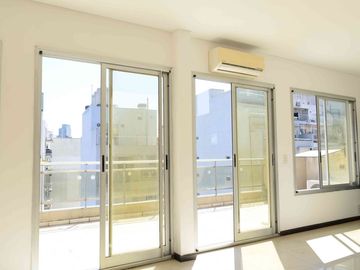 ALQUILER MONOAMBIENTE  BALCÓN GDE COCHERA