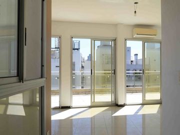 ALQUILER MONOAMBIENTE  BALCÓN GDE COCHERA