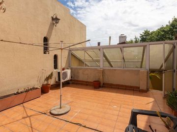 VENTA casa patio terraza y parrilla