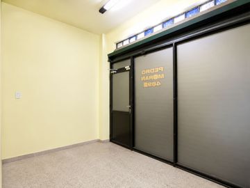DEPÓSITO Ó LOCAL COMERCIAL 135 M2 CON SÓTANO