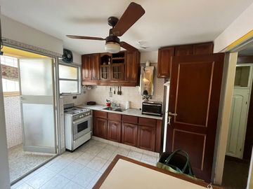 DEPARTAMENTO 5 AMBIENTES VENTA LOMAS COCHERA