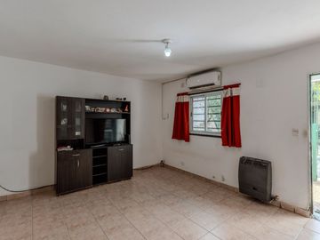 CASA DUPLEX 3 AMB EN VENTA CON PARRILLA POMPEYA
